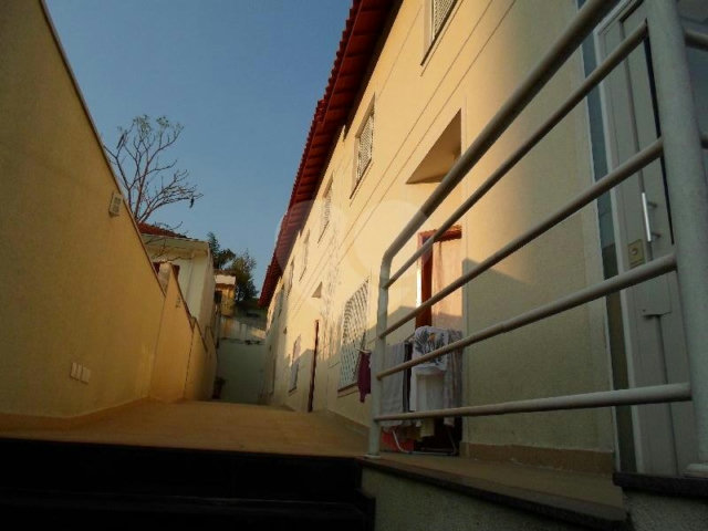 Casa à venda com 3 quartos, sendo 1 suíte,  no condomínio Fernandes, São Paulo - SP