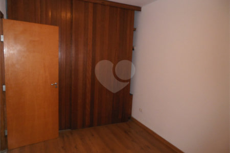 Sobrado à venda ou para alugar com 4 quartos, sendo 1 suíte, em Vila Butantã, São Paulo, SP