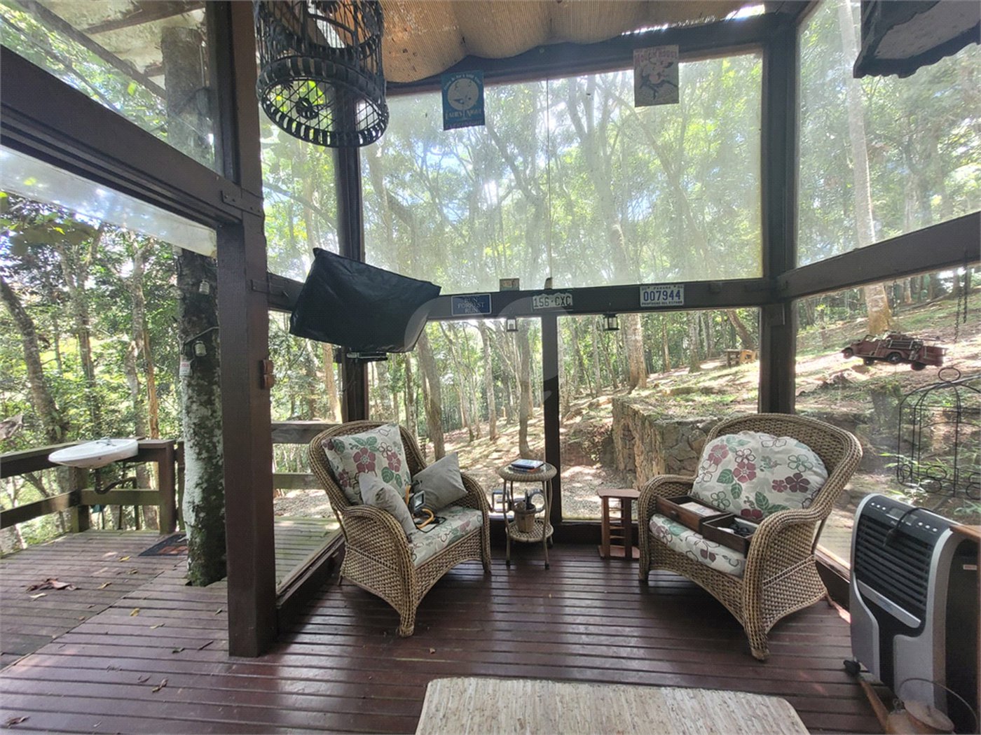 Casa à venda com 2 suítes no condomínio Alpes da Cantareira, Mairiporã - SP