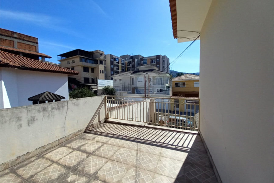 Sobrado à venda com 4 quartos, sendo 2 suítes, em Tremembé, São Paulo, SP