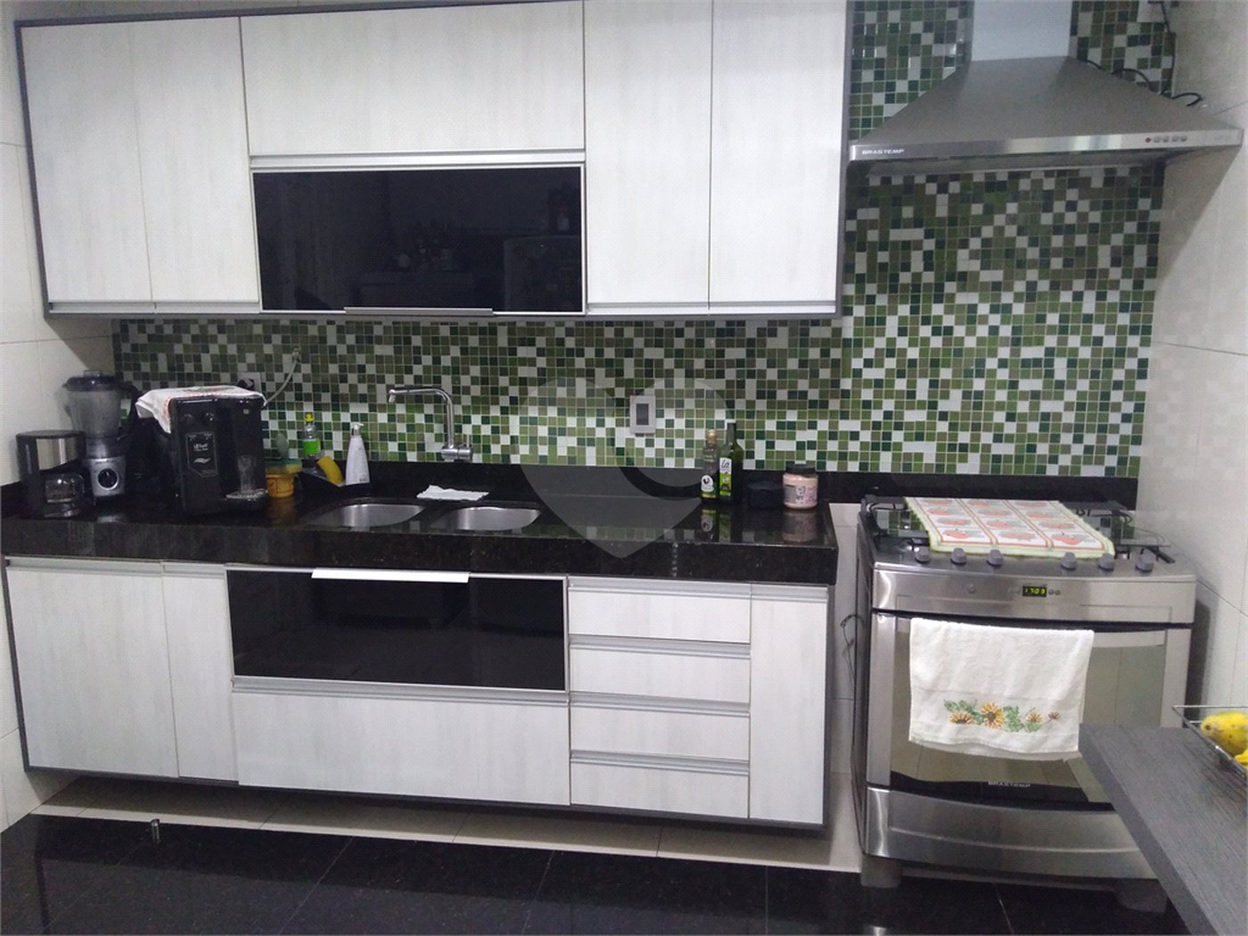 Casa à venda com 3 quartos, sendo 1 suíte,  no condomínio Conselheiro Ferraz, Rio de Janeiro - RJ