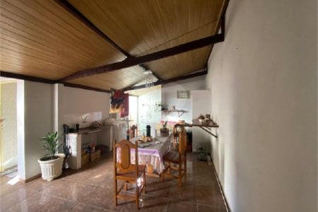 Casa térrea de 3 dormitórios
