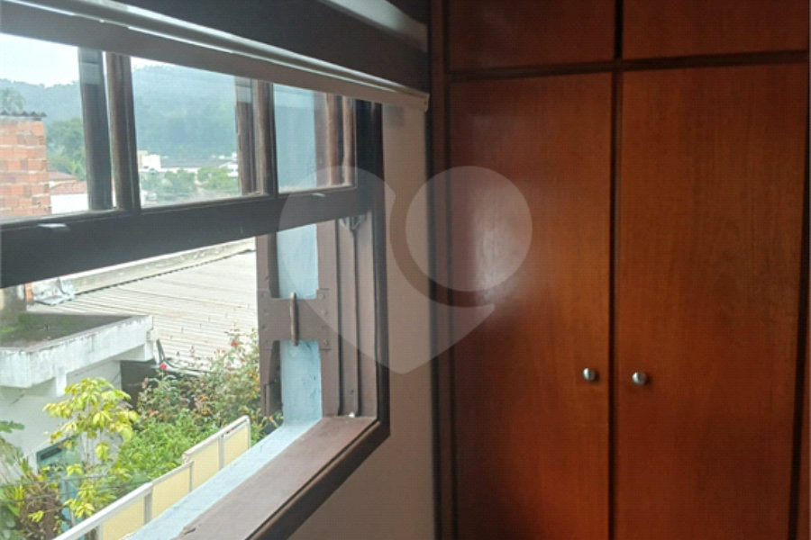Sobrado à venda com 3 quartos, sendo 1 suíte,  em Tremembé, São Paulo, SP