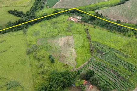 Sítio à venda com 4 quartos, sendo 1 suíte, no Centro, Elias Fausto, SP