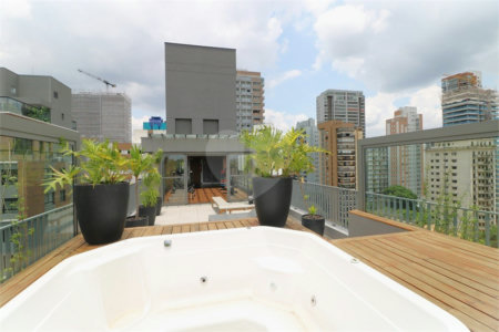 Apartamento à venda com 2 suítes em Moema, São Paulo, SP