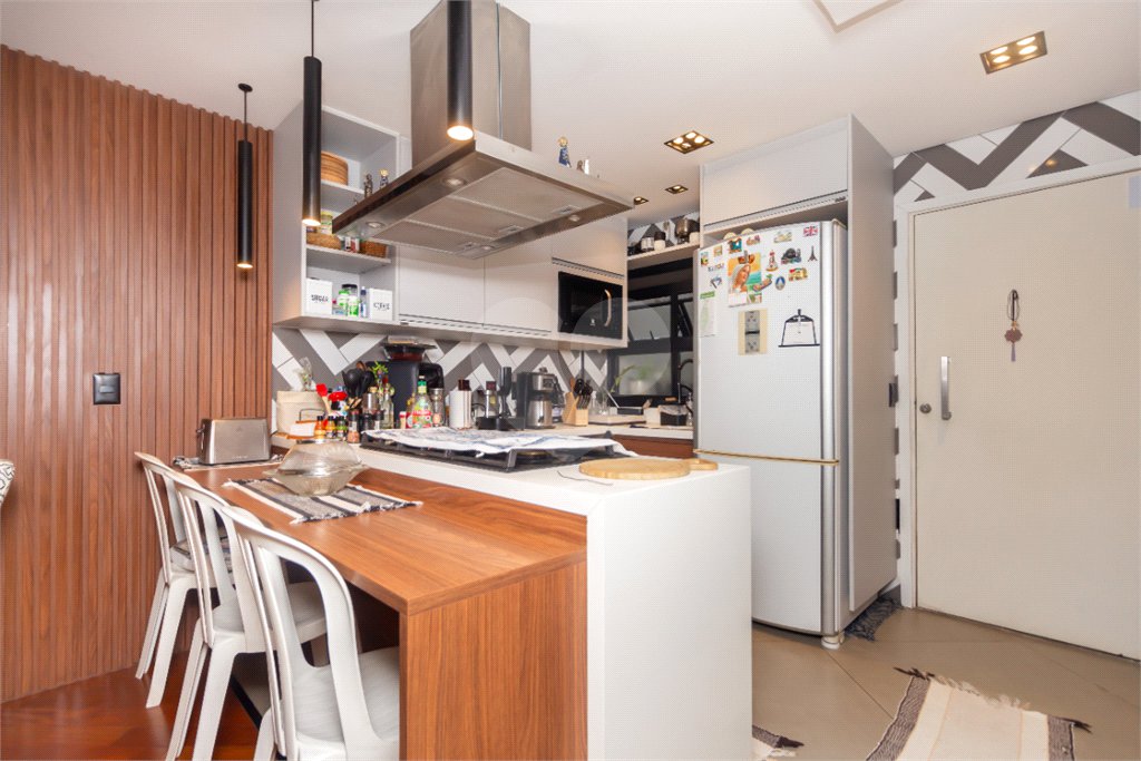 Casa à venda com 2 quartos, sendo 1 suíte, no condomínio Vloft, São Paulo - SP