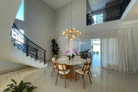 Casa à venda com 3 suítes no condomínio Arujá Verdes Lagos, Arujá - SP