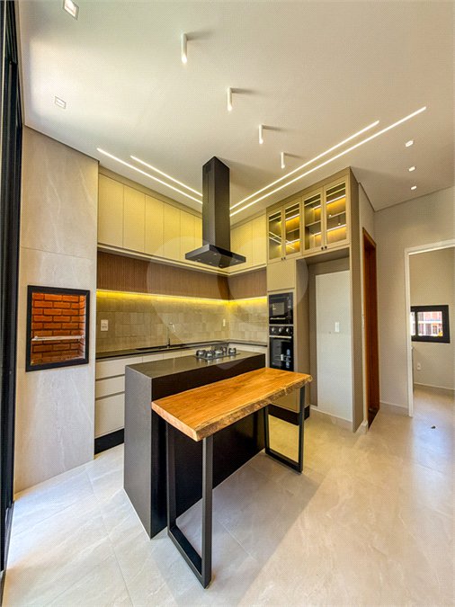 Casa à venda com 3 suítes no condomínio Residencial Dona Maria Candida, Indaiatuba - SP