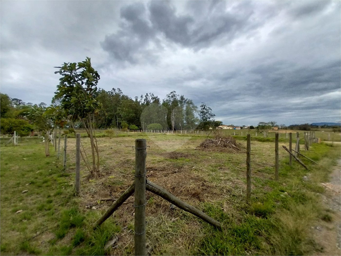 Terreno à venda no condomínio Ninho Verde, Porangaba - SP