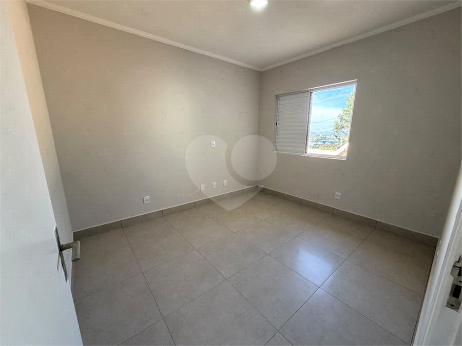 Casa à venda com 3 quartos, sendo 1 suíte, no condomínio Grape Village, Vinhedo - SP