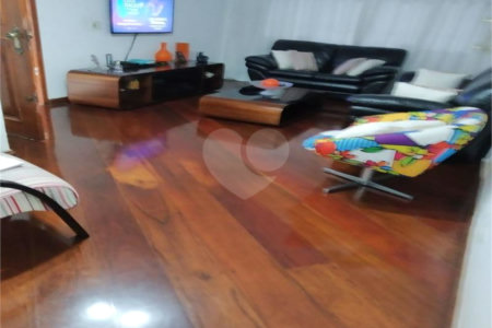 Sobrado à venda com 3 quartos, sendo 2 suítes, em Jardim Santa Emília, São Paulo, SP