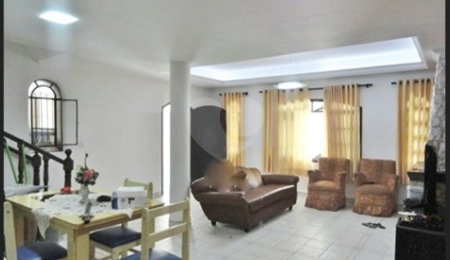 Casa Térrea à venda com 4 quartos, sendo 1 suíte,  em Vila Medeiros, São Paulo, SP