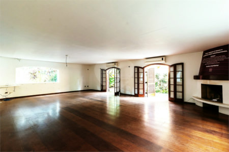 Casa à venda com 4 quartos, sendo 1 suíte, em Jardim das Bandeiras, São Paulo, SP