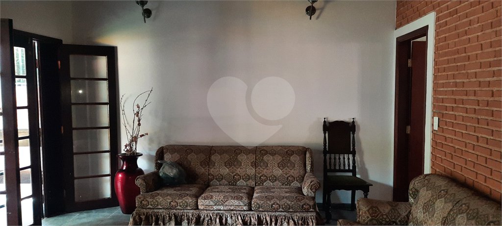 Casa à venda ou para alugar com 4 quartos, sendo 2 suítes, em Mantiqueira, Mairiporã, SP