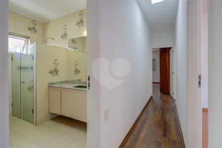Sobrado à venda com 4 quartos, sendo 2 suítes,  em Brooklin, São Paulo, SP