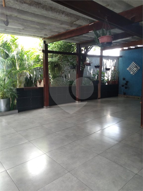 Sobrado à venda com 3 suítes em Vila Marari, São Paulo, SP