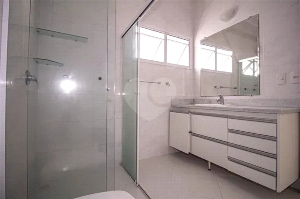 Casa à venda com 4 quartos, sendo 3 suítes,  no condomínio Altos da Serra Vi, São José dos Campos - SP
