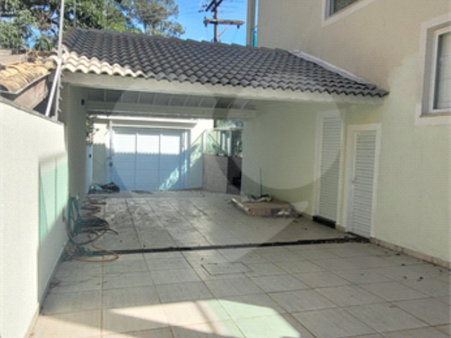 Sobrado à venda com 4 quartos, sendo 2 suítes,  em Vila Irmãos Arnoni, São Paulo, SP