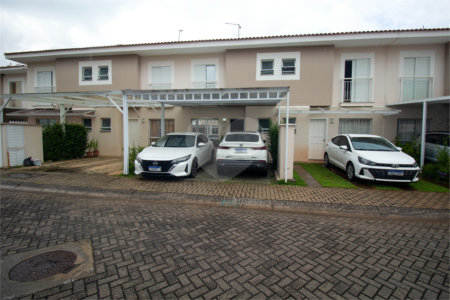 Casa à venda com 3 quartos, sendo 1 suíte, no condomínio Village Christian, São Roque - SP