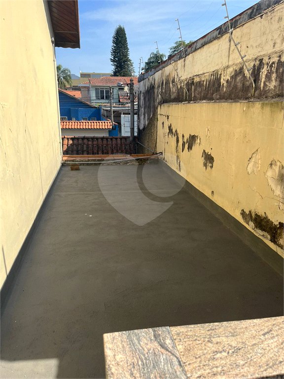 Sobrado à venda com 5 quartos em Horto, São Paulo, SP