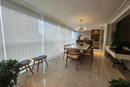 Apartamento à venda com 3 quartos, sendo 1 suíte, em Vila Regente Feijó, São Paulo, SP