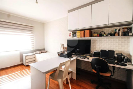 Sobrado à venda com 3 quartos, sendo 1 suíte, em Parada Inglesa, São Paulo, SP