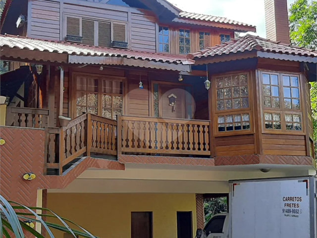 Casa à venda com 5 quartos, sendo 1 suíte,  no condomínio Parque Suiça, Caieiras - SP