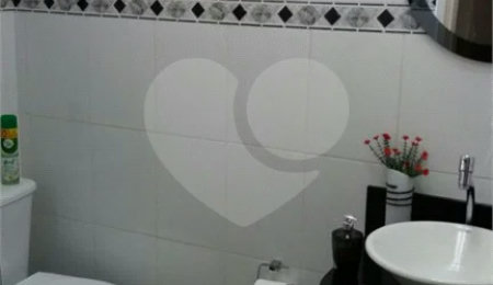 Sobrado à venda com 3 quartos, sendo 1 suíte,  em Vila Oratório, São Paulo, SP