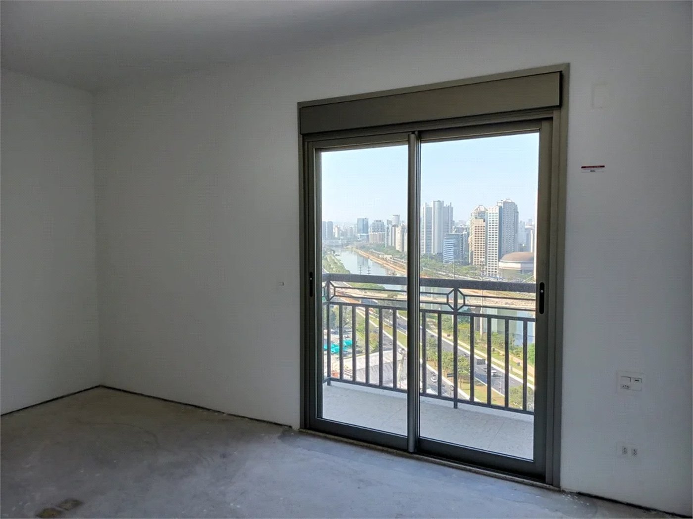 Apartamento à venda com 4 suítes em Real Parque, São Paulo, SP