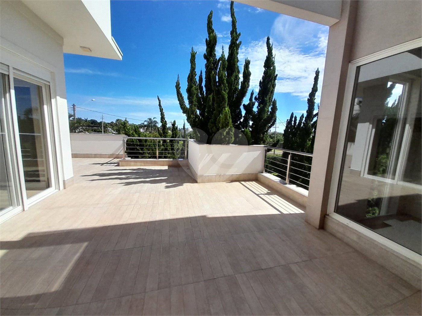 Casa à Venda no Condomínio Damha III – Elegância e Conforto para sua Família