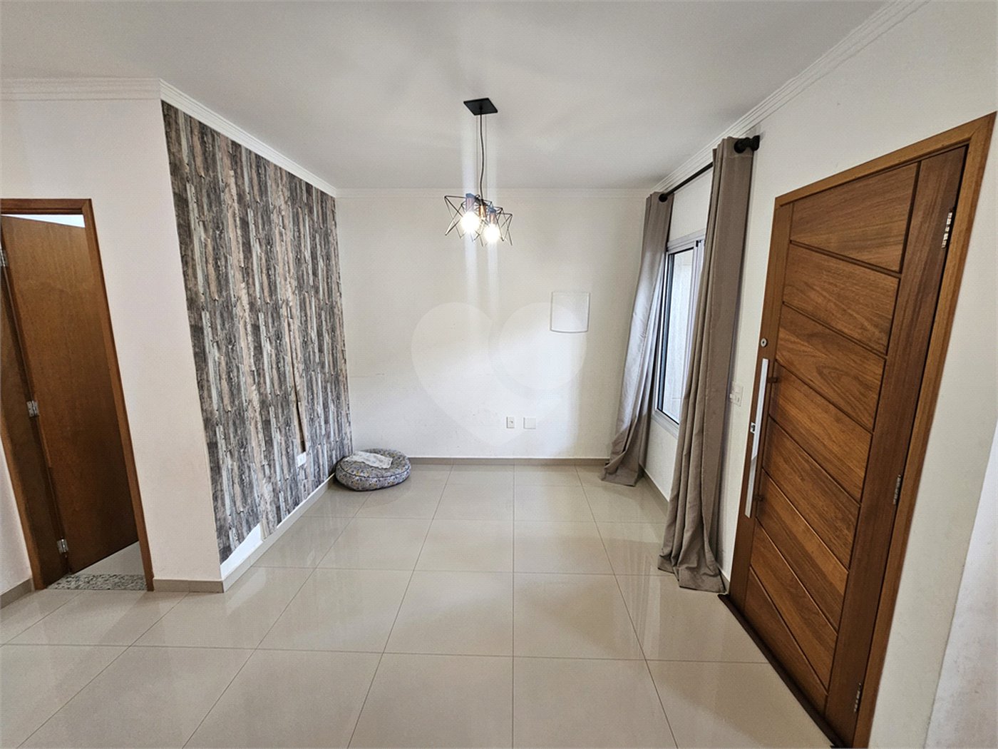 Sobrado à venda com 3 quartos, sendo 1 suíte,  em Vila Nivi, São Paulo, SP