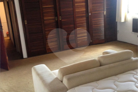 Sobrado à venda com 4 quartos, sendo 1 suíte, em Jardim Celeste, São Paulo, SP