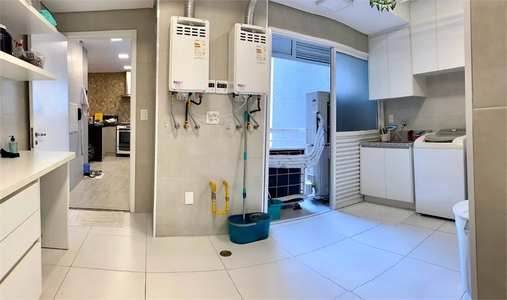 Apartamento à venda com 3 suítes em Vila Suzana, São Paulo, SP