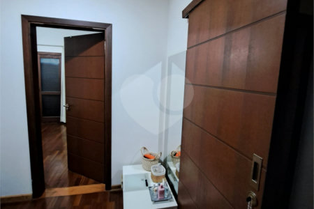 Sobrado à venda com 4 quartos, sendo 2 suítes, em Vila José Bonifácio, Araraquara, SP