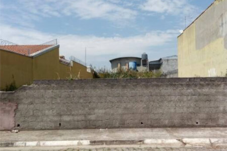 Terreno à venda em Vila Urupês, Suzano, SP