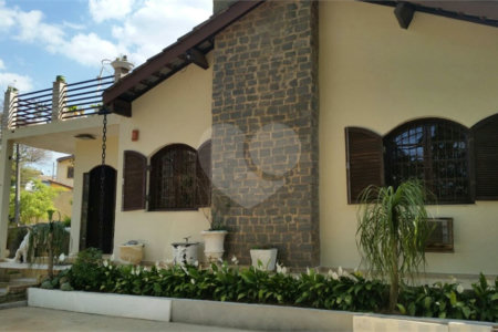 Sobrado à venda com 6 quartos, sendo 4 suítes,  em Retiro das Fontes, Atibaia, SP