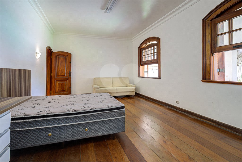 Casa à venda com 5 quartos, sendo 3 suítes, em Alto da Boa Vista, São Paulo, SP
