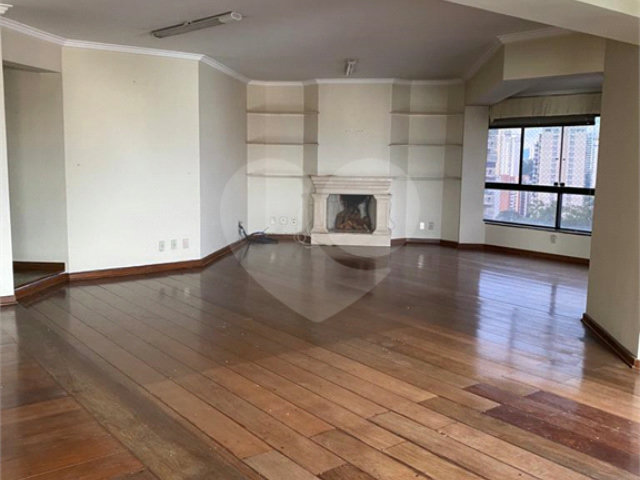 Apartamento à venda com 4 quartos, sendo 3 suítes,  em Morumbi, São Paulo, SP