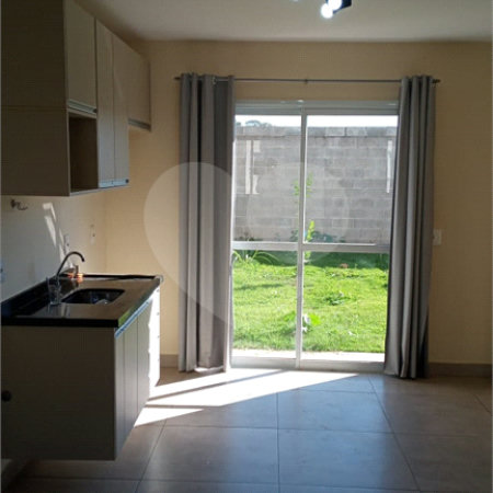 Casa para alugar com 3 quartos, sendo 1 suíte, no condomínio Vila Quinta dos Manacás, Vinhedo - SP