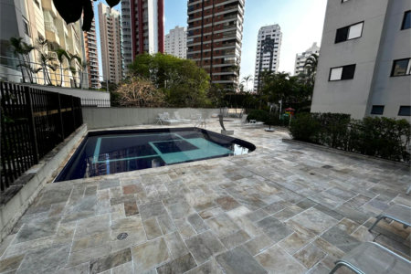 Apartamento à venda com 3 quartos, sendo 1 suíte,  em Vila Andrade, São Paulo, SP