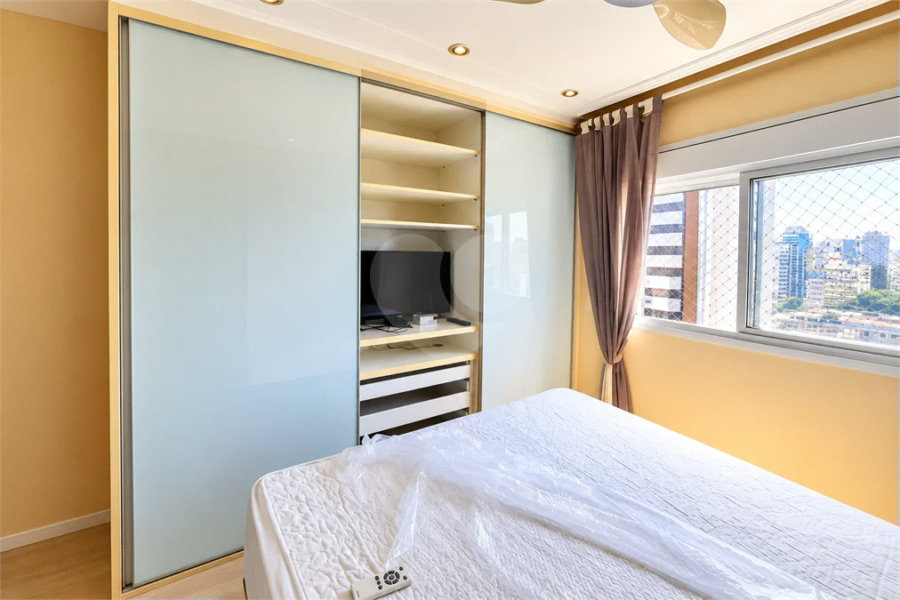 Vila Olímpia - | 128 m² | 3 Suítes | 4 Vagas - Condomínio Clube