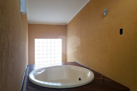 Casa à venda com 4 quartos, sendo 1 suíte,  em Vila Oliveira, Mogi das Cruzes, SP