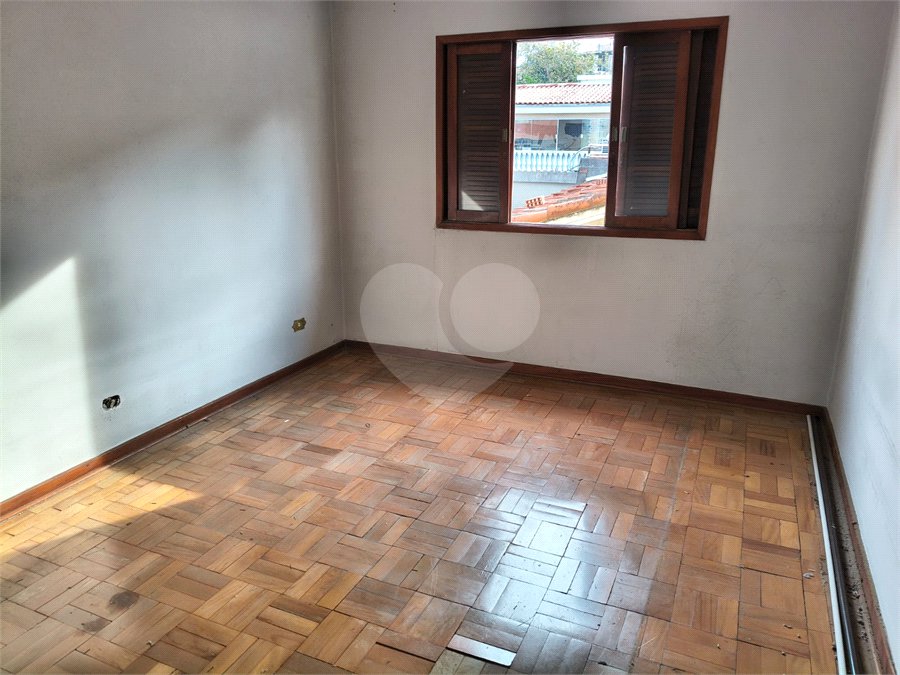 Sobrado à venda com 3 quartos em Vila Paulo Silas, São Paulo, SP