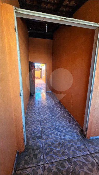 Excelente Casa Residencial no São Carlos 5 com 3 Quartos (1 Suíte) e Garagem Coberta para 2 Carros