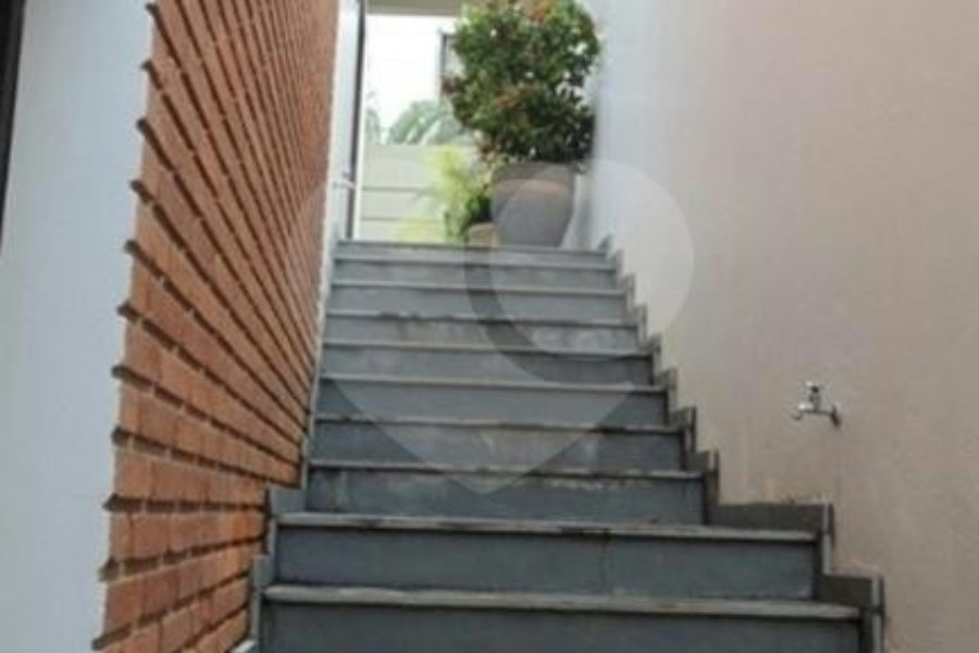 Sobrado à venda com 4 quartos, sendo 3 suítes,  em Jardim Franca, São Paulo, SP
