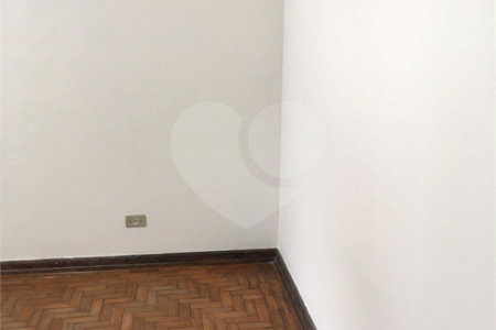 Casa à venda com 3 quartos, sendo 1 suíte, em Parque Bristol, São Paulo, SP