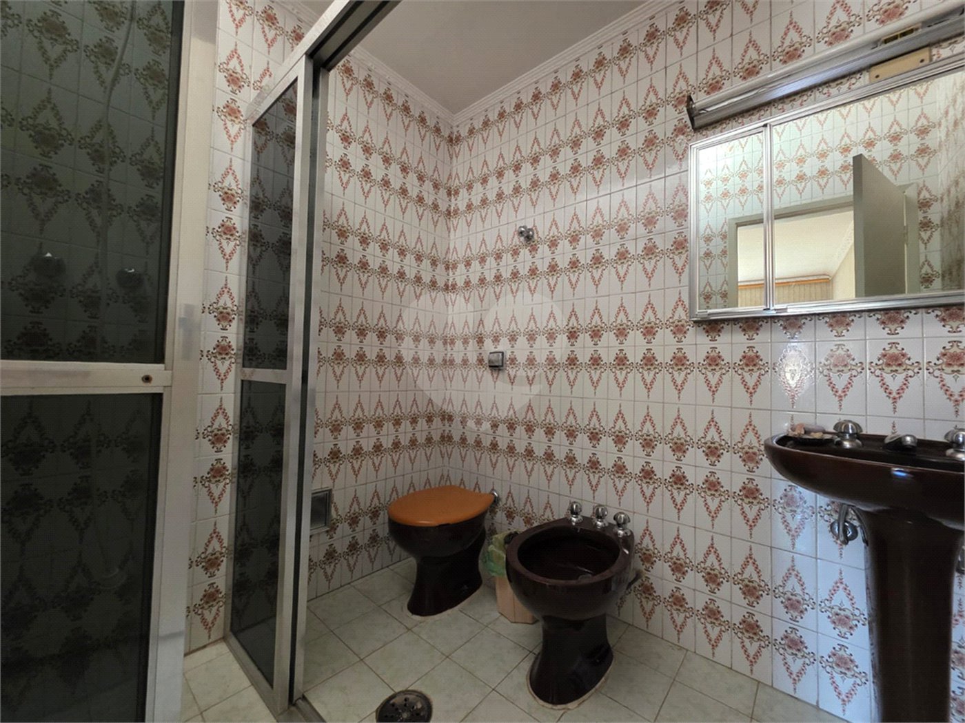 Sobrado à venda com 4 quartos, sendo 1 suíte,  em Santa Teresinha, São Paulo, SP
