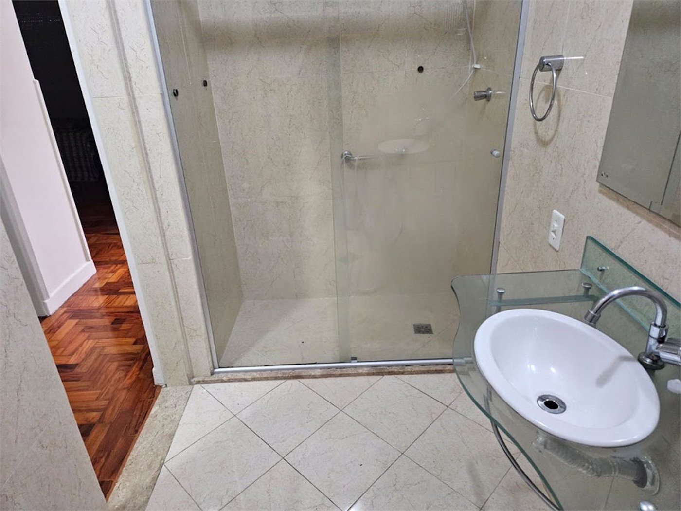 Apartamento com 3 dormitórios à venda, 98 m² por R$ 650.000,00 - Gonzaga - Santos/SP