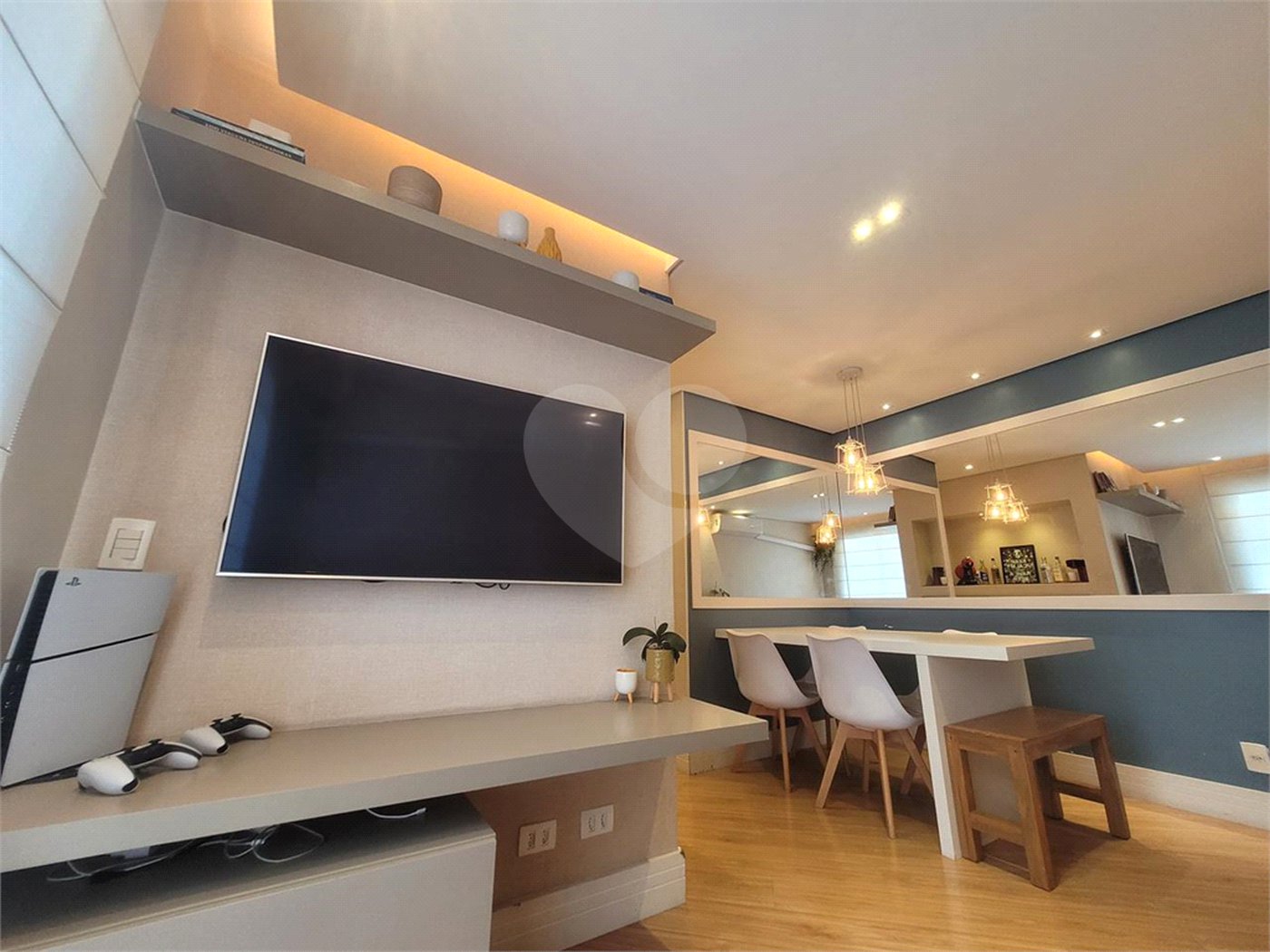 Apartamento à venda com 3 quartos, sendo 1 suíte,  em Vila Guilherme, São Paulo, SP