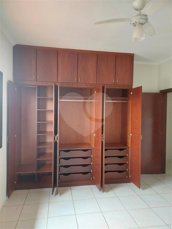 Sobrado à venda com 3 quartos, sendo 1 suíte,  em Jardim Regina, Indaiatuba, SP